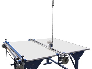 Стужачная раскройная машына R1000 з плыўным рэгуляваннем хуткасці і паветранай падушкай