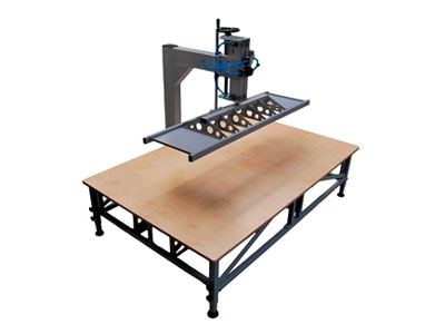 спецыяльнае абсталяванне для вырабу мэблі і адзення